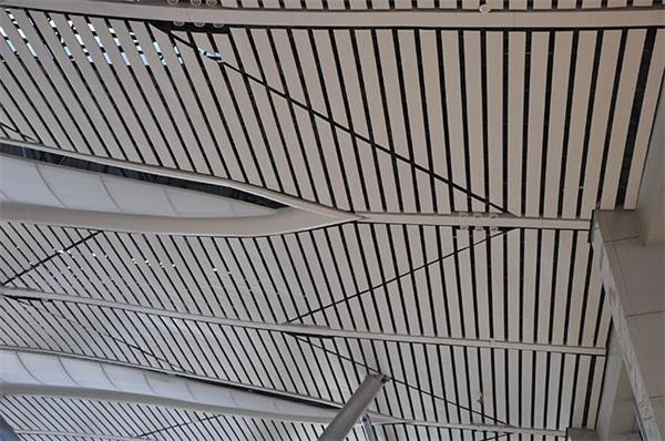 武漢天花吊頂-條形天花1